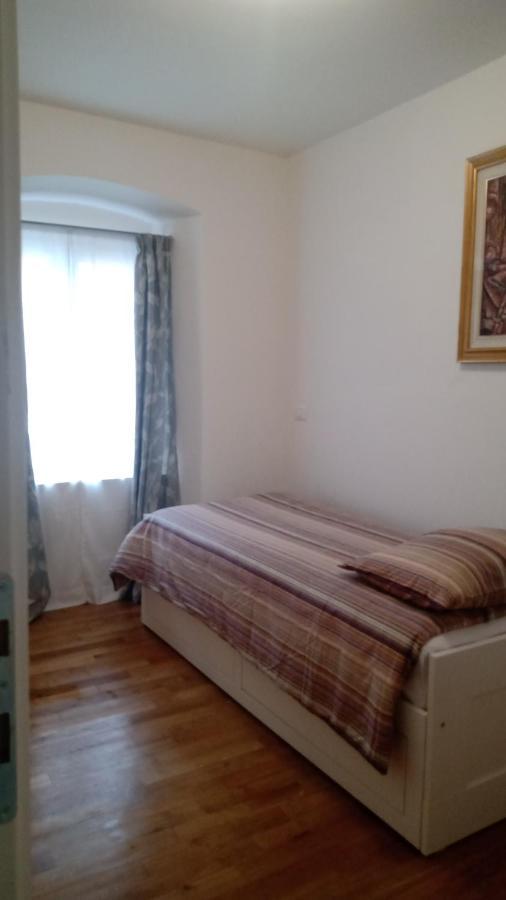 Casa Renova, Intero Appartamento, 2 Camere, Max 4 Ospiti, Trieste Zona Storica Buitenkant foto