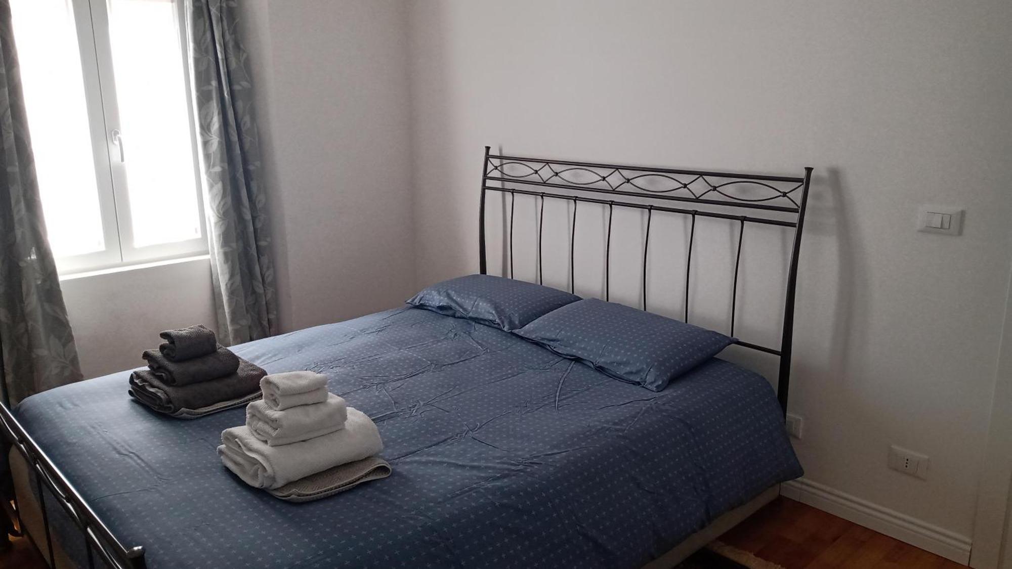 Casa Renova, Intero Appartamento, 2 Camere, Max 4 Ospiti, Trieste Zona Storica Buitenkant foto