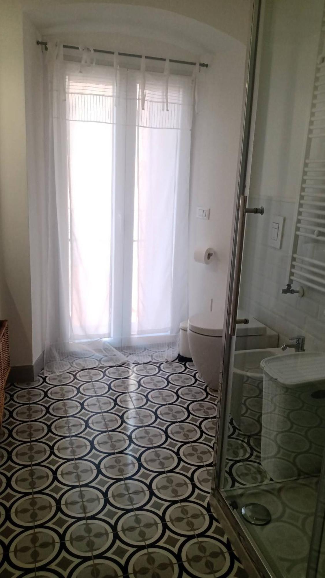 Casa Renova, Intero Appartamento, 2 Camere, Max 4 Ospiti, Trieste Zona Storica Buitenkant foto