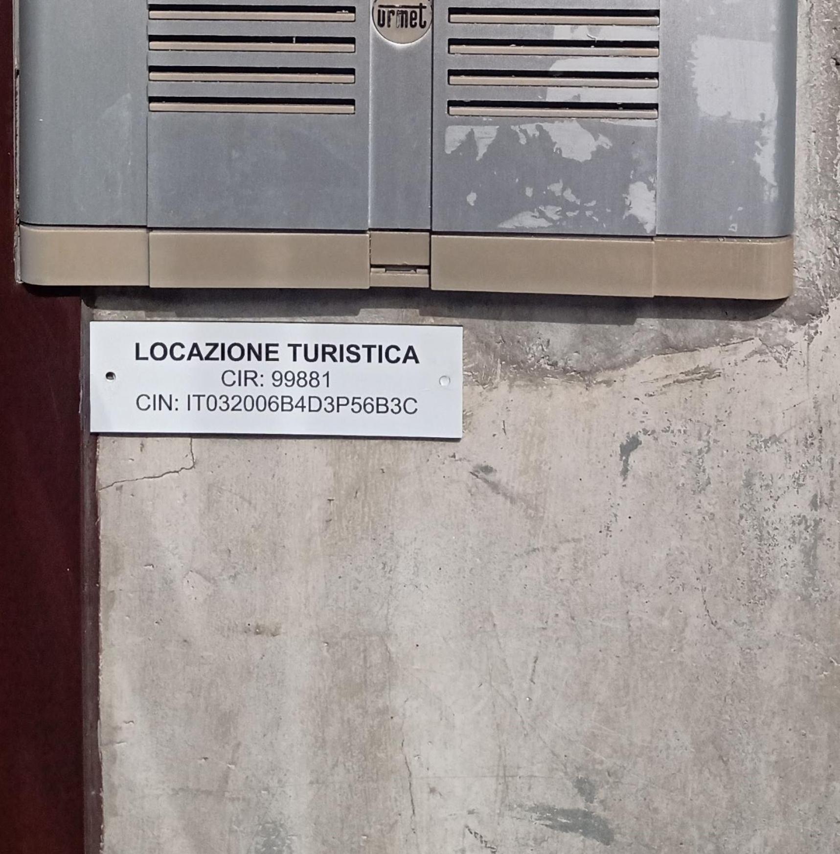 Casa Renova, Intero Appartamento, 2 Camere, Max 4 Ospiti, Trieste Zona Storica Buitenkant foto